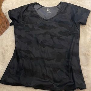 RBX Stratus Super Soft V-Neck T size Medium